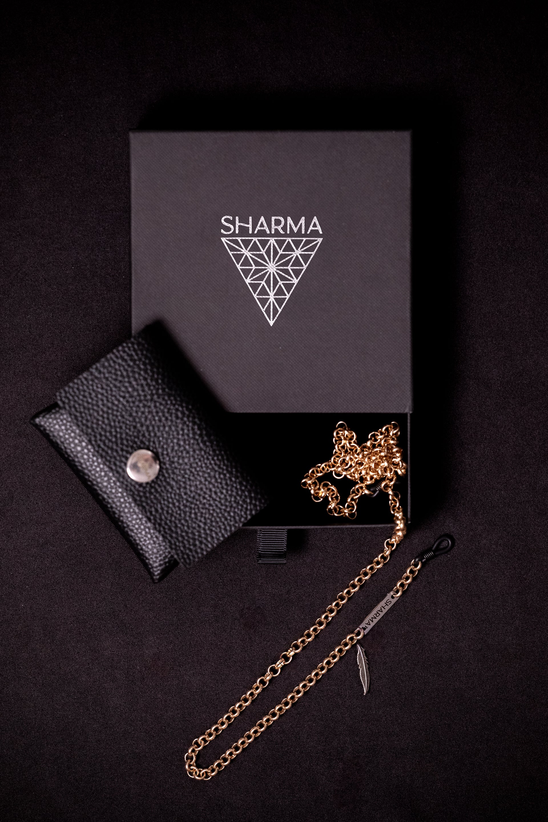 SHARMA Anita eyeglass chain — gold, packaging