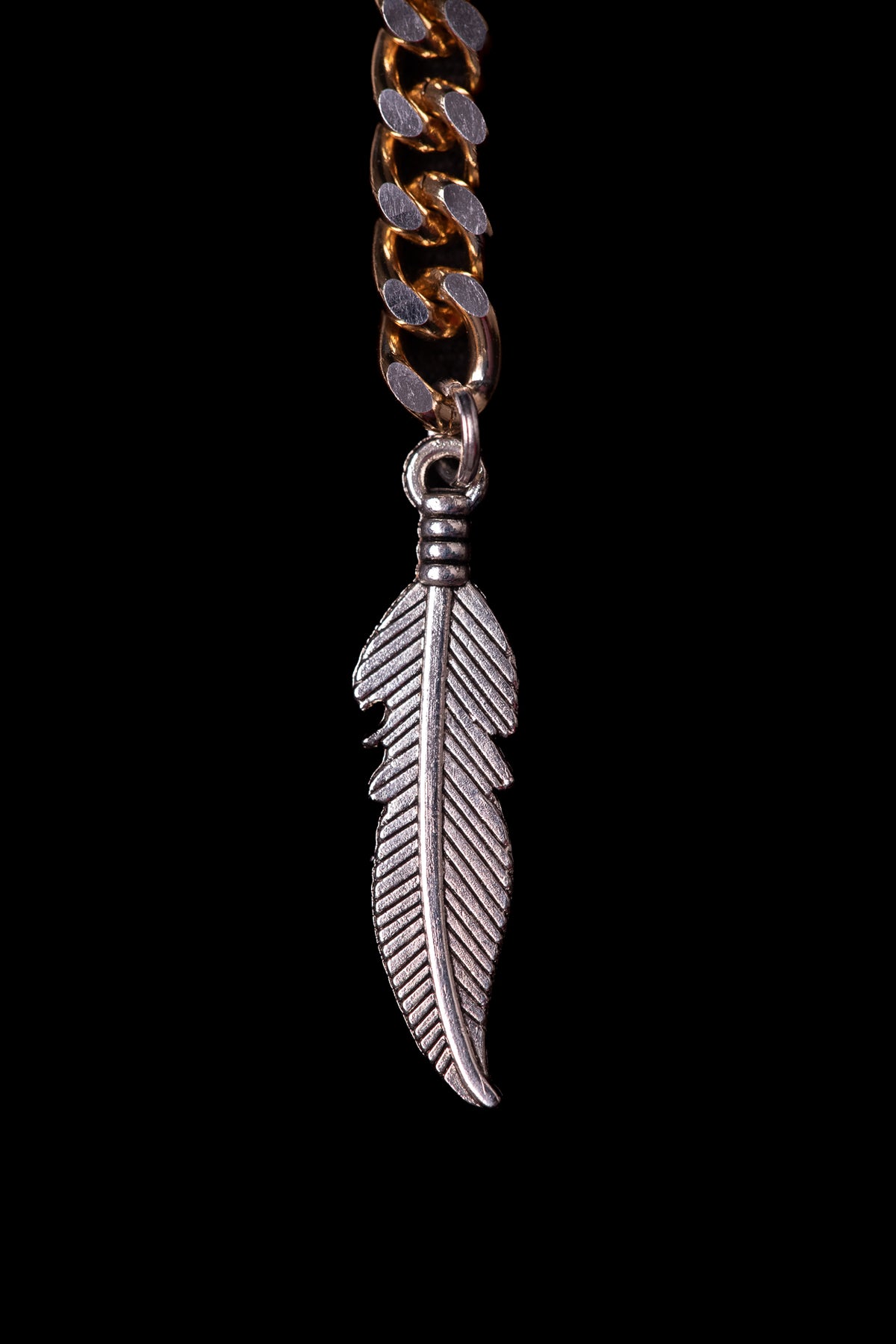 SHARMA Anna face chain — gold, macro detail