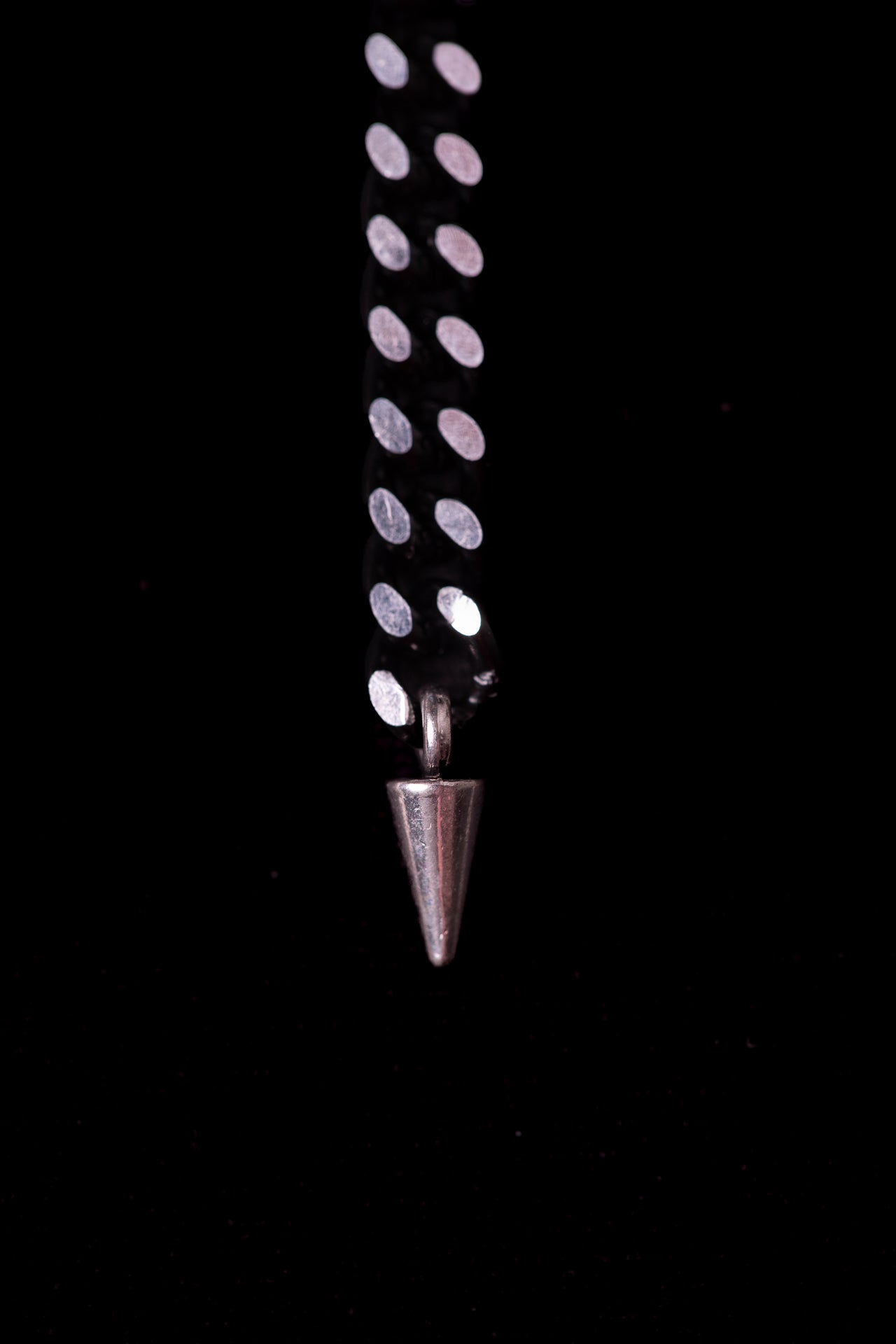 SHARMA Anna face chain — black, macro detail