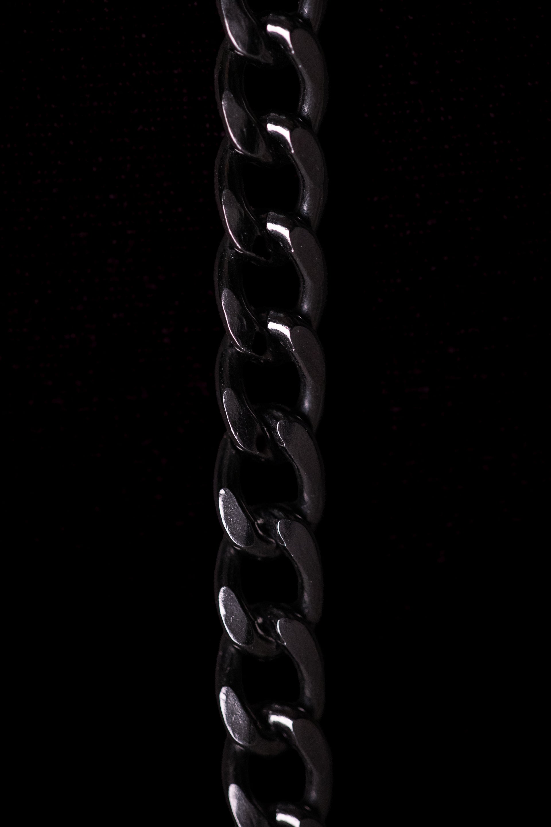 SHARMA Penelope phone chain — black, macro detail