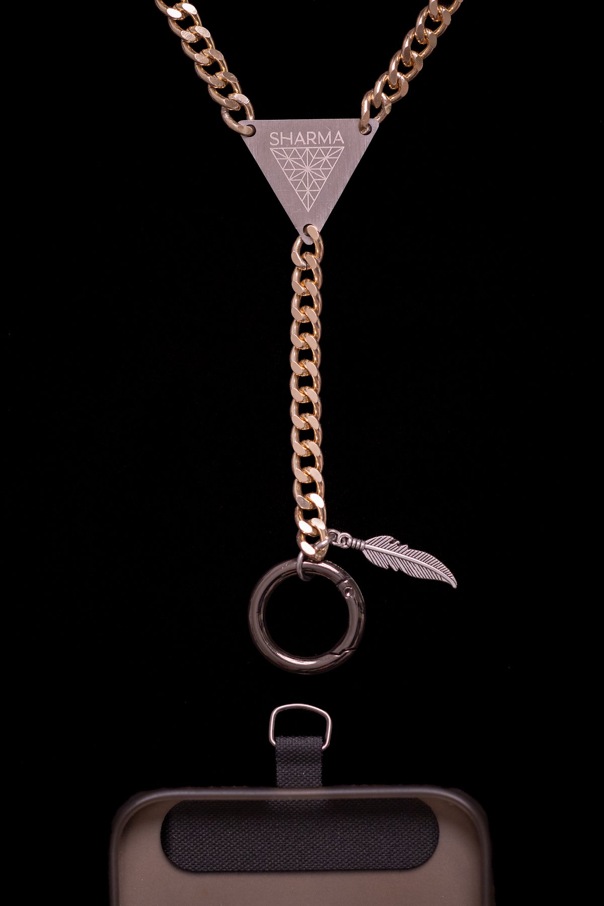 SHARMA Penelope phone chain — gold, macro detail