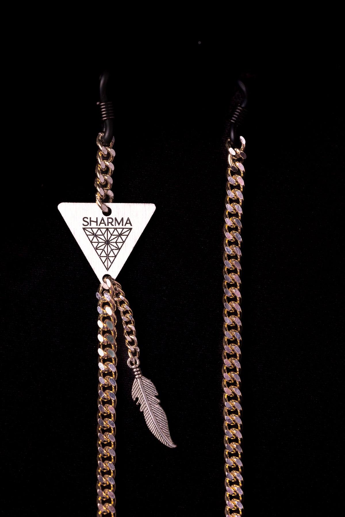 SHARMA Priscilla eyeglass chain — gold, macro detail